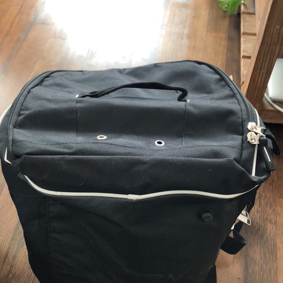 NWOT black duffel bag with Ohio Veteran embroidered on front pocket - Picture 4 of 6